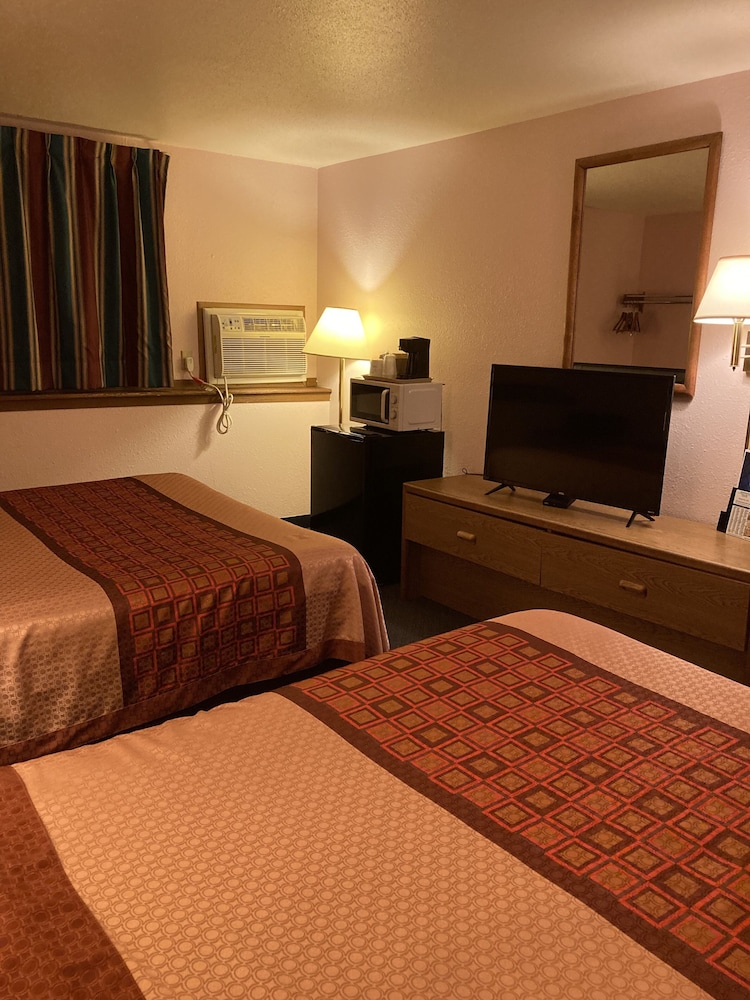 Luxury Single Room, 2 Queen Beds, Non Smoking, Garden View photo 3