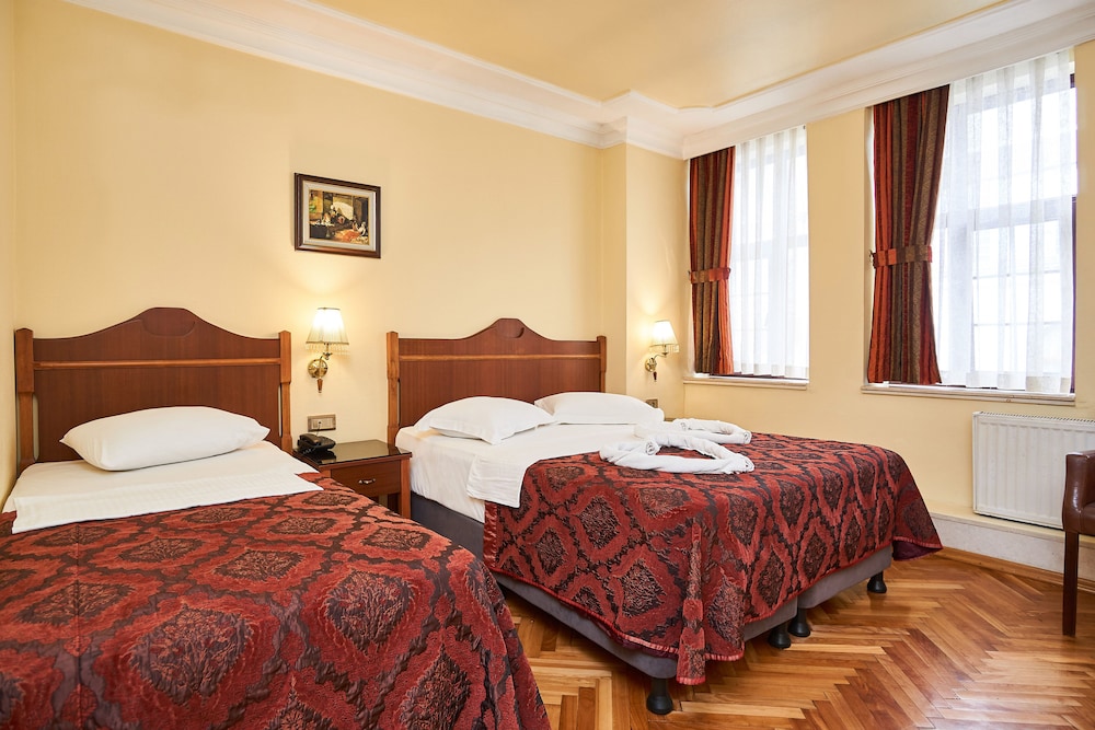 Superior Triple Room photo 2