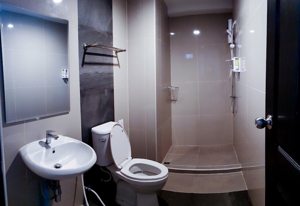 Deluxe Room, 1 Double Bed, Non Smoking photo 2