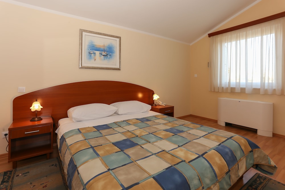 Double Room - Photo 4
