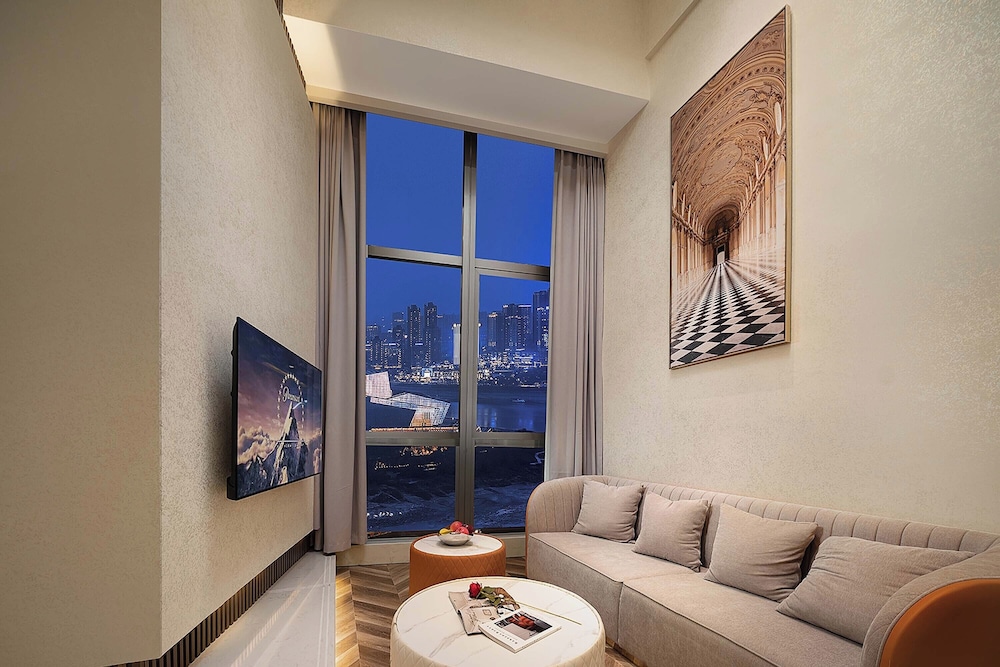 Classic Studio Suite, River View