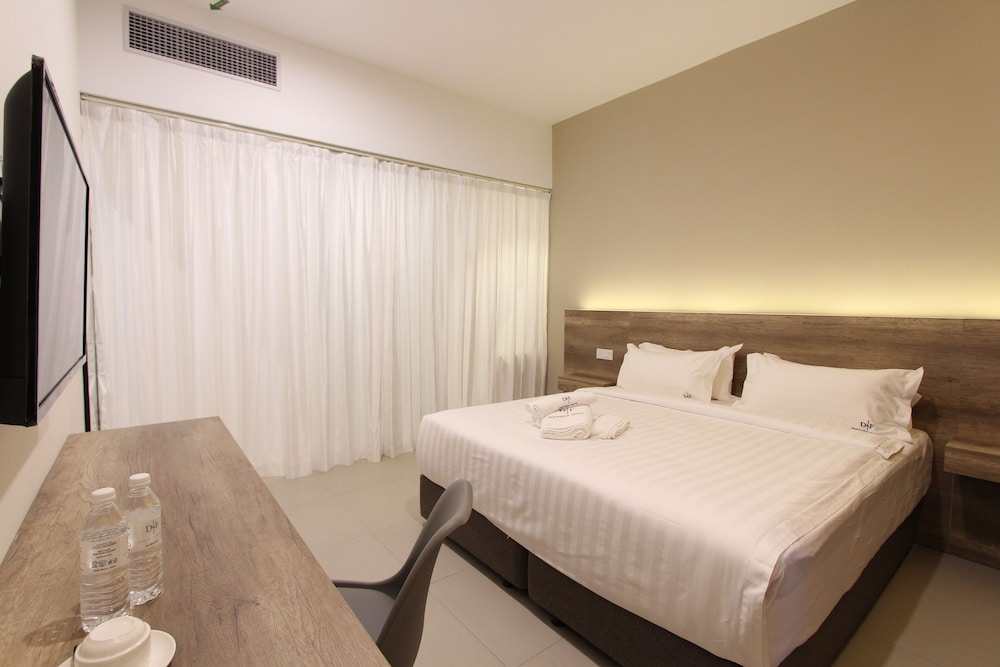 Deluxe Room - Photo 2