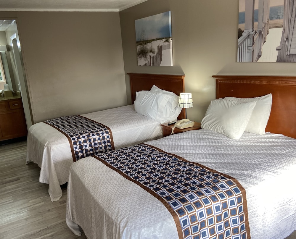 Standard Room, Multiple Beds photo 1