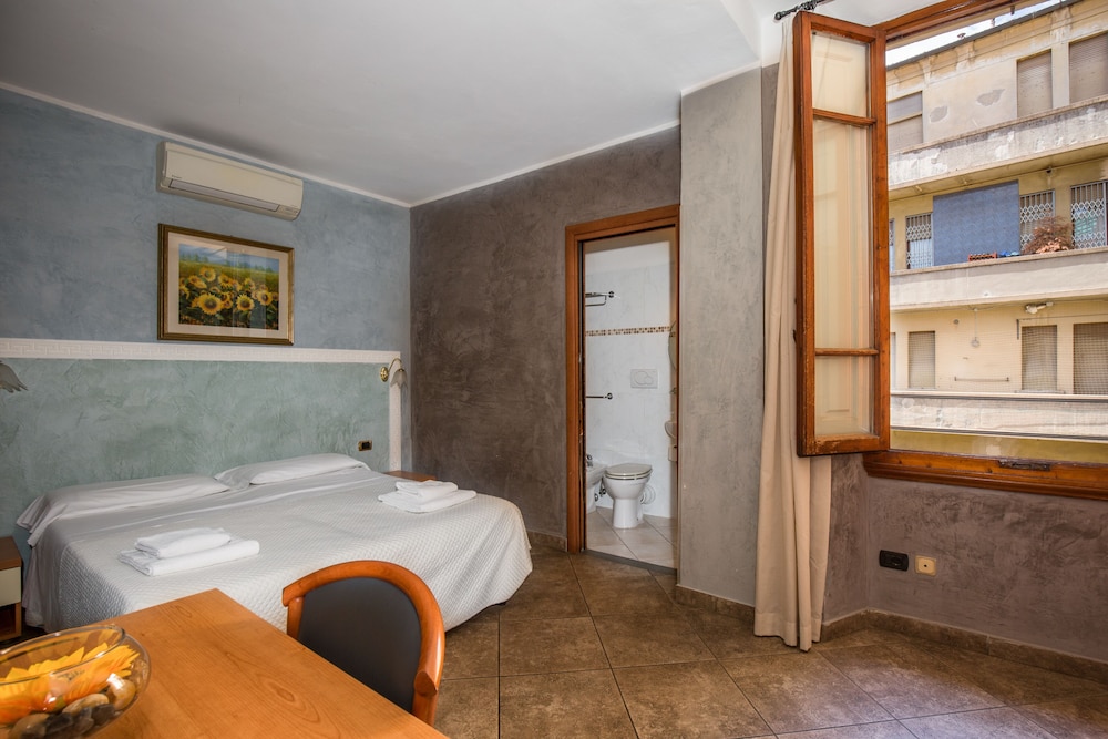 Classic Double or Twin Room photo 1