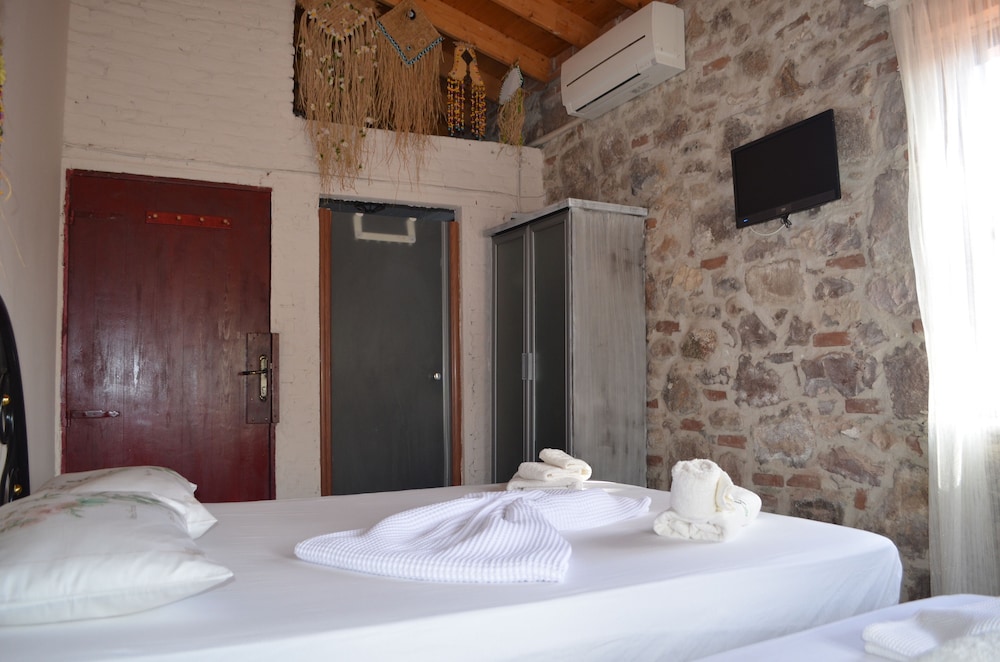 Standard Triple Room - Photo 5