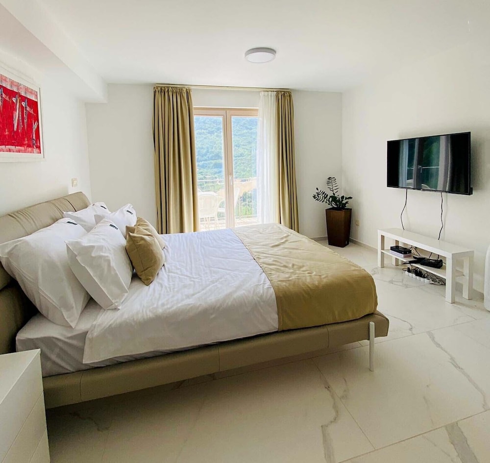 Royal Apartment photo 2