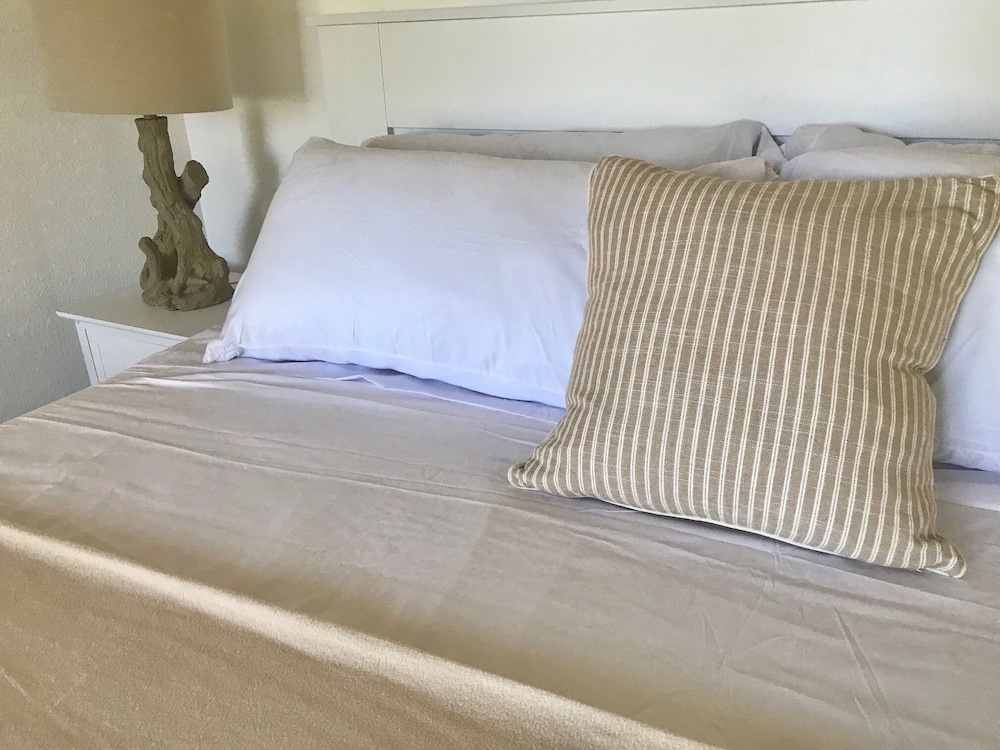 Luxury Studio Suite, Multiple Beds, Refrigerator photo 2