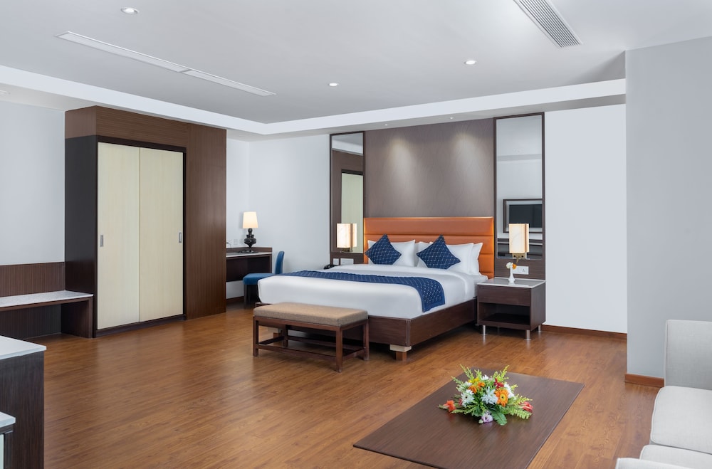 Executive Room - Photo 1