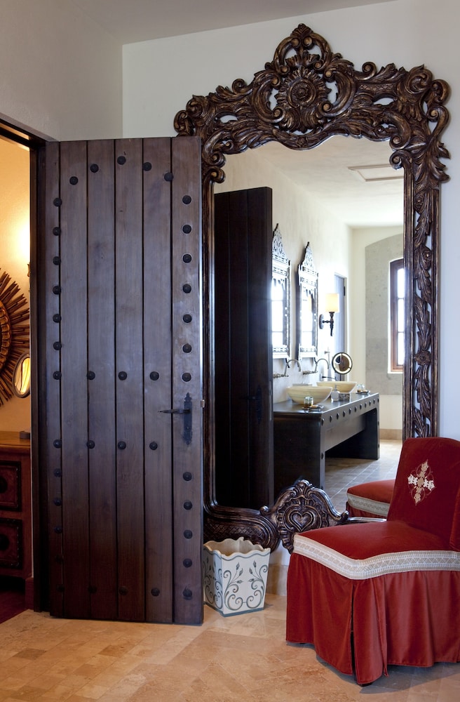 Rosewood Suite - Photo 2
