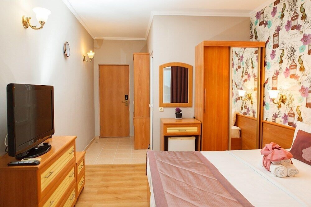 Standard Double or Twin Room, Sea View photo 2