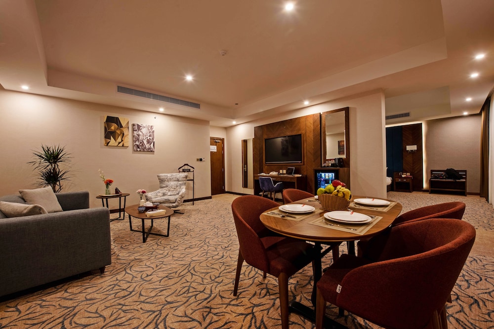 Junior Suite - King - Photo 1