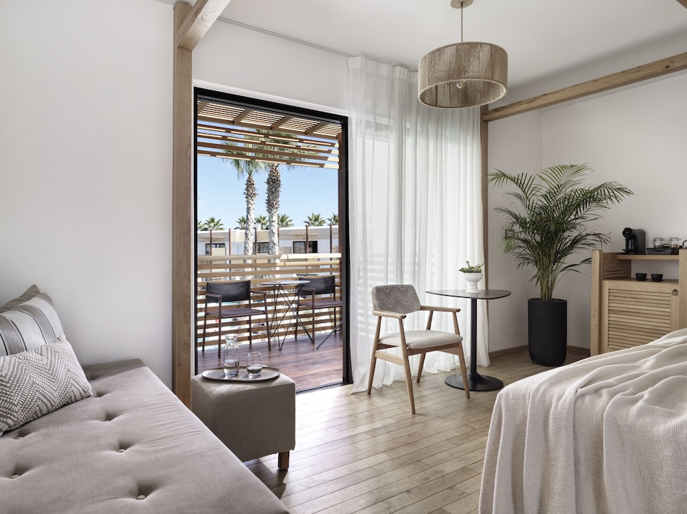 Premium Double Room, Jetted Tub, Pool View