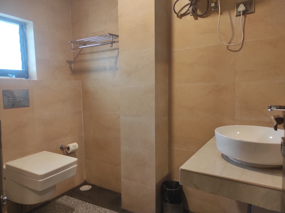 Deluxe Twin Room - Photo 9