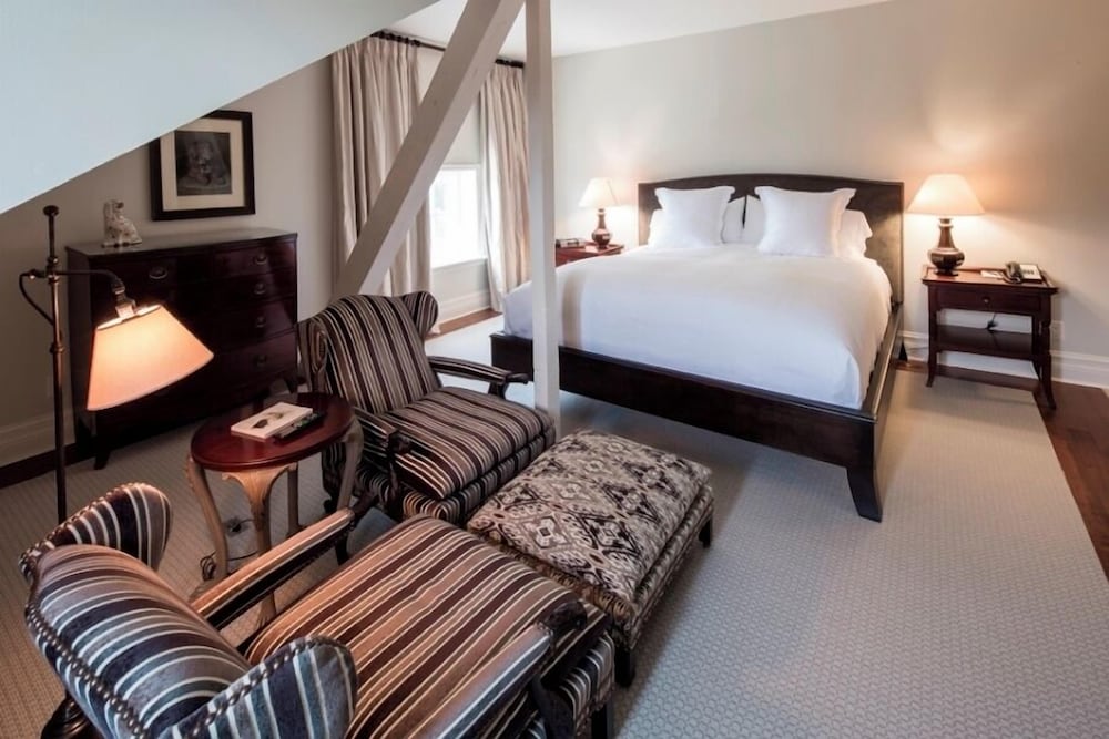 House (Room with King Bed)