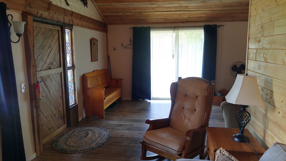 Cabin, 2 Bedrooms, Mountain View photo 3