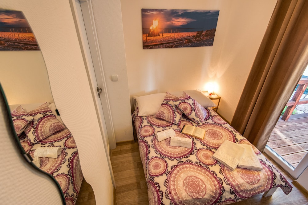 Deluxe Mobile Home, Terrace photo 1