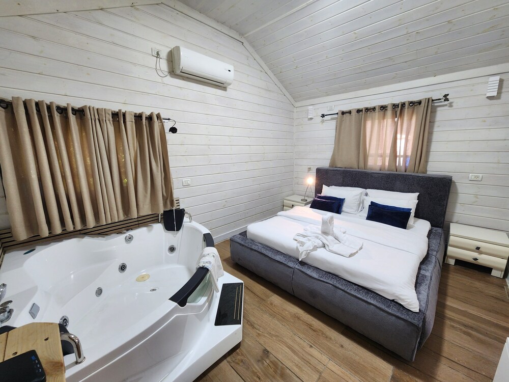 Comfort Cabin, Non Smoking, Lanai photo 1