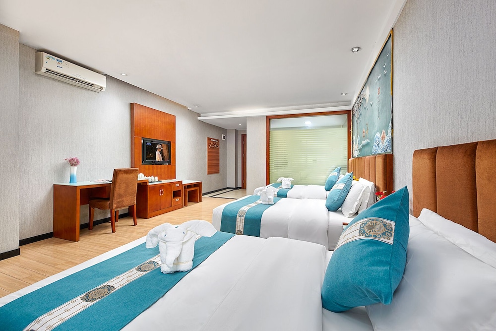 Business Triple Room, Courtyard Area photo 1