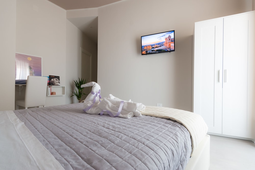 Superior Double Room, Balcony, Partial Sea View