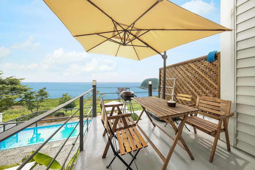 Basic Room, 1 Bedroom (Oceanview Room 1 ( F2 )) - Photo 6