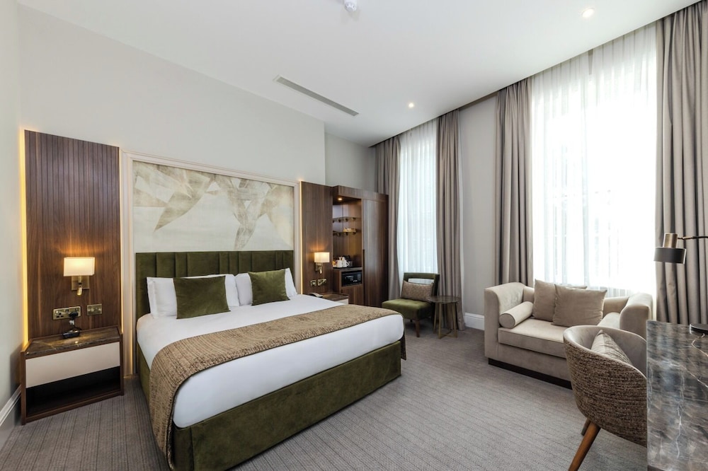 Room, 1 Queen Bed (Regency, View) - Photo 4