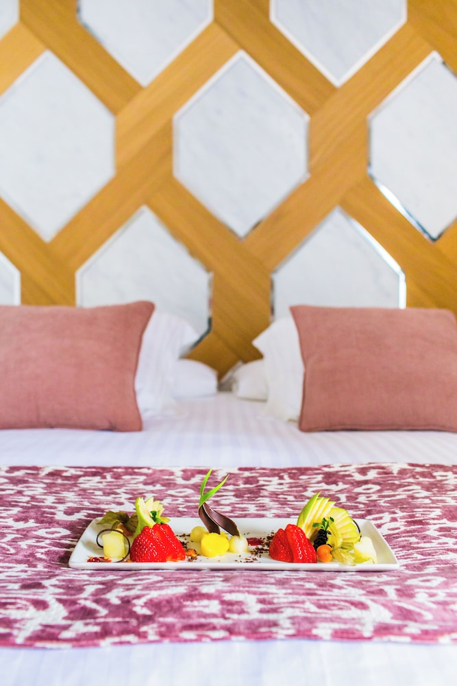 Deluxe Room, Sea View - Photo 5