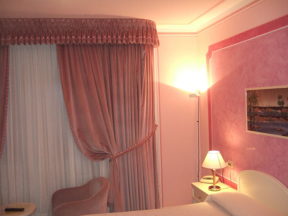 Superior Double Room Single Use photo 2