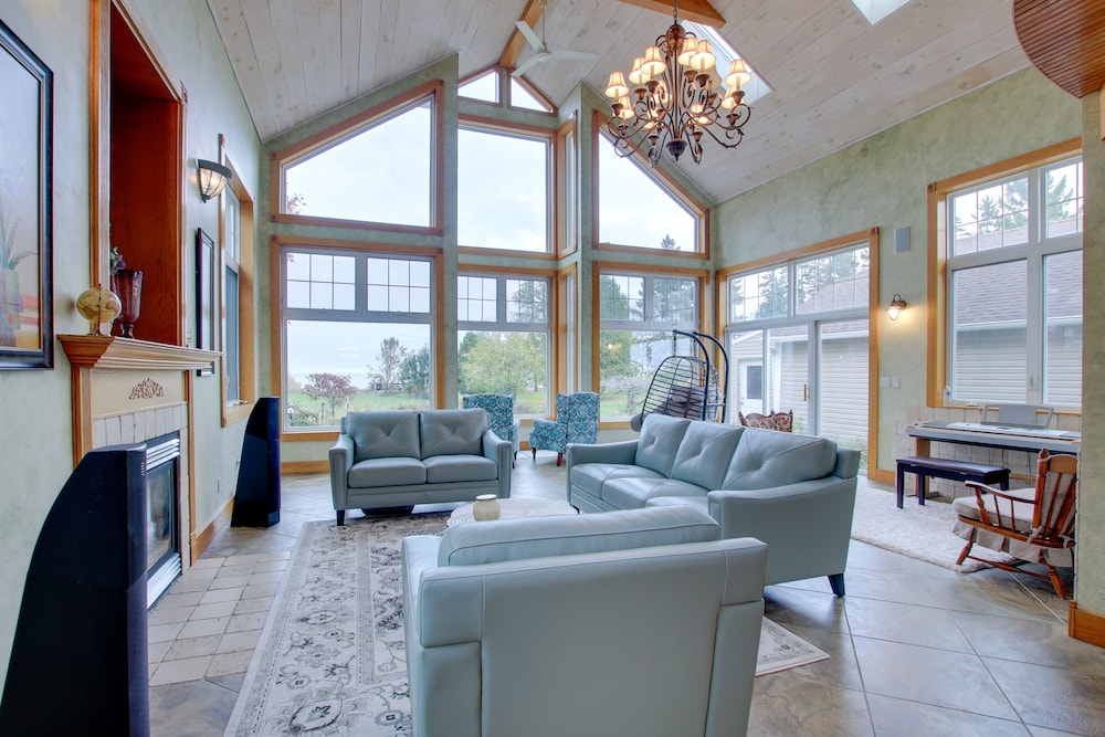 House (4 Bedrooms) photo 1