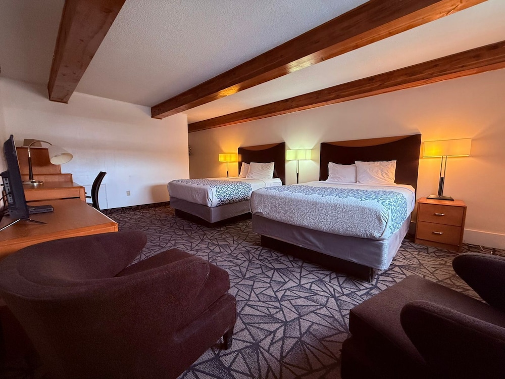 Room, 2 Queen Beds, Non Smoking