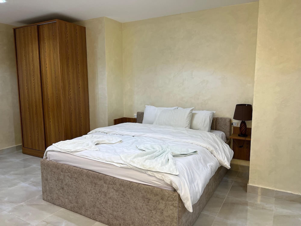 Family Room - Photo 15