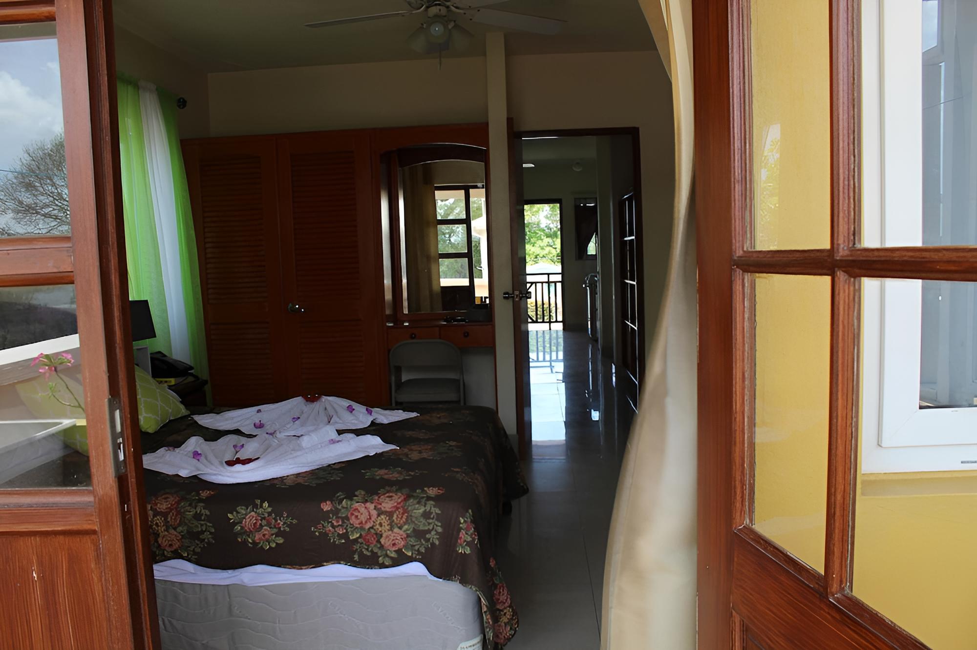 Double Room, 1 Queen Bed, Non Smoking photo 3