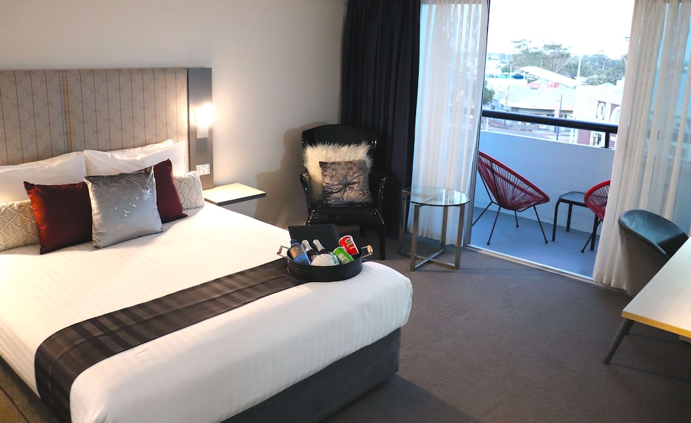 Standard Apartment, 2 Queen Beds, Non Smoking, Balcony (with Sofabed) photo 1