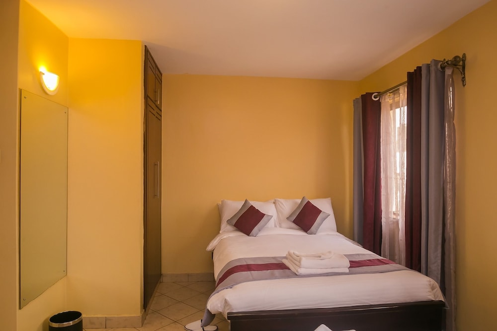 Deluxe Double Room - Photo 11