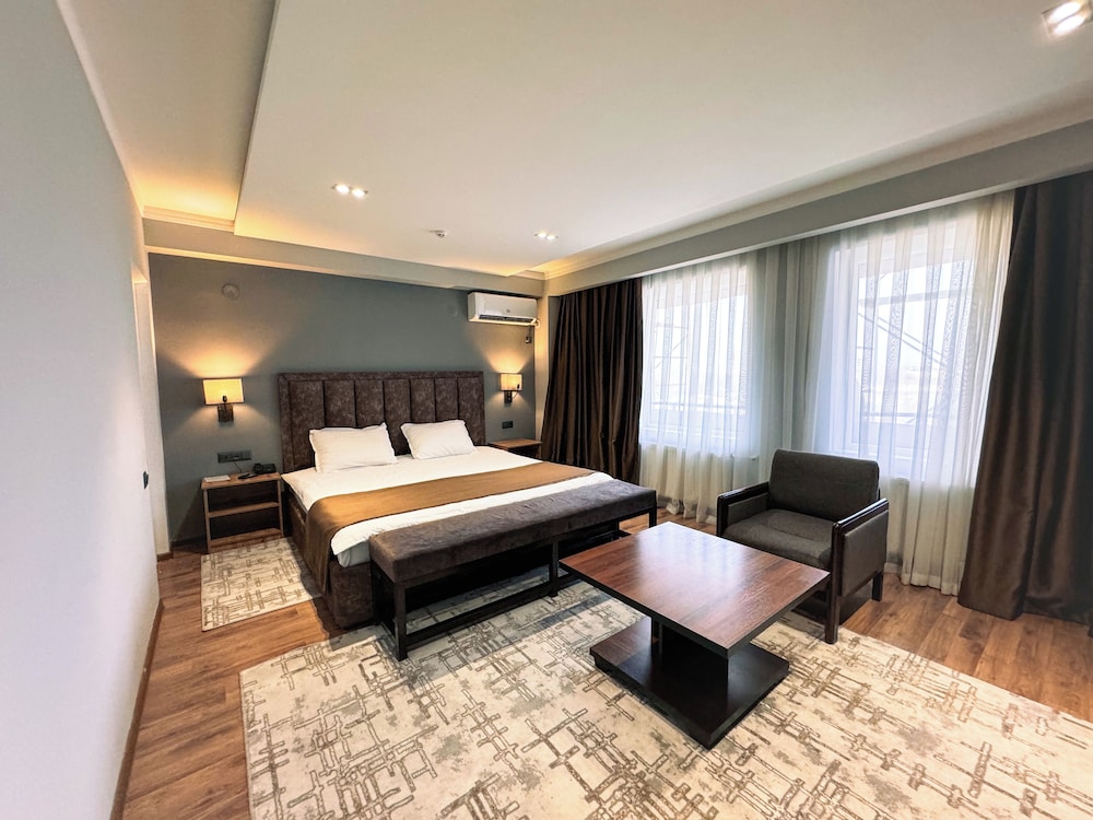 Deluxe Double Room, Balcony, City View photo 1