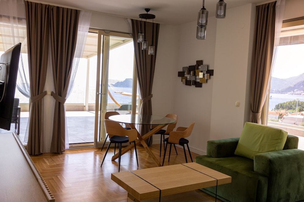 Deluxe Apartment, Terrace, Sea View photo 3