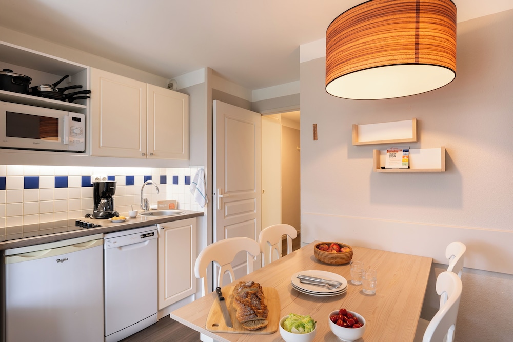 Apartment 4 people - 1 bedroom - Terrace or balcony Renovated photo 3