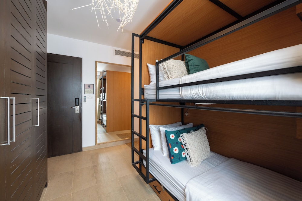 4 Bed Female Community Ensuite