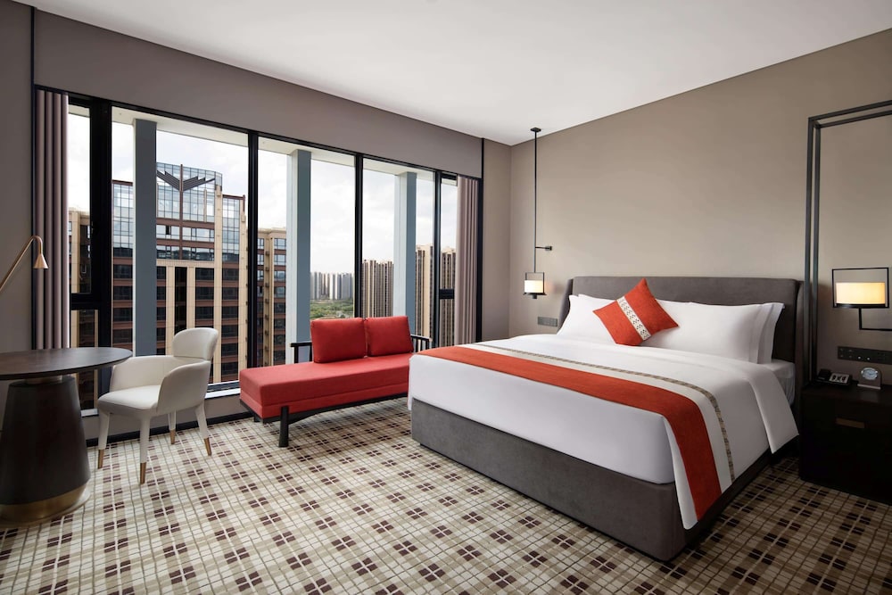 Deluxe Room, 1 King Bed, Smoking