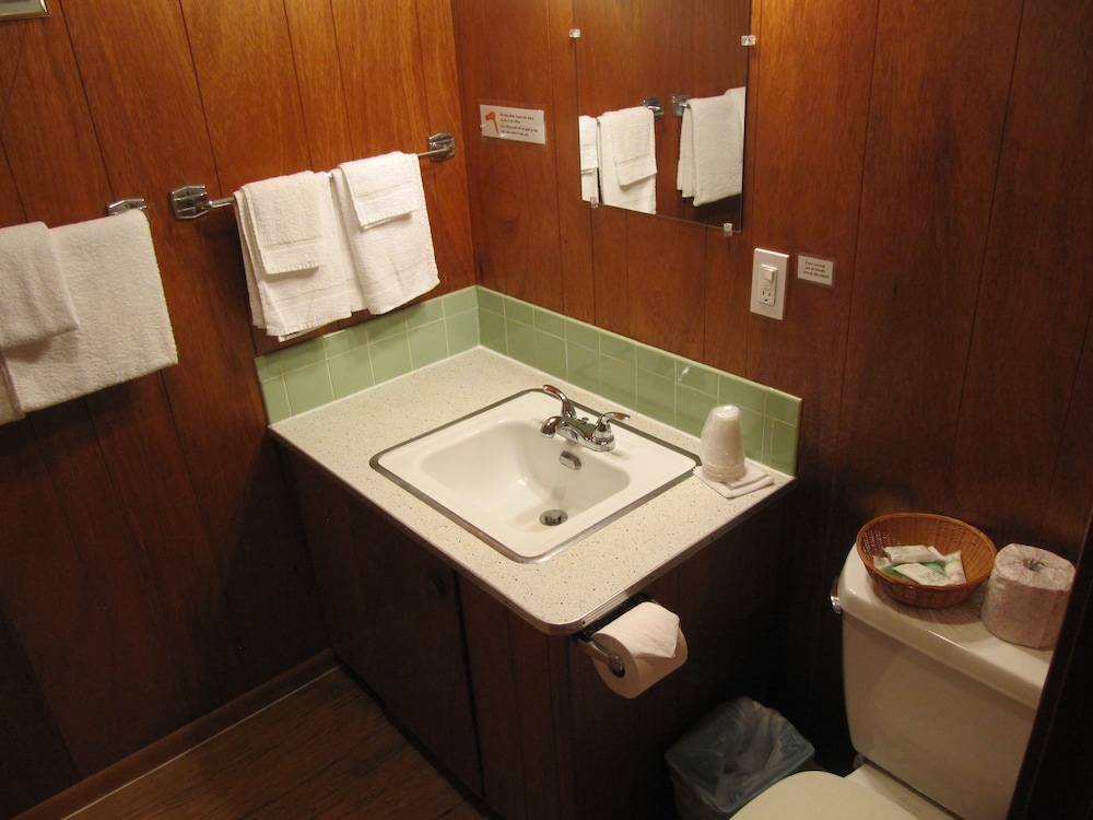 Inn Room, 2 Queens, separate Bedroom & View photo 3