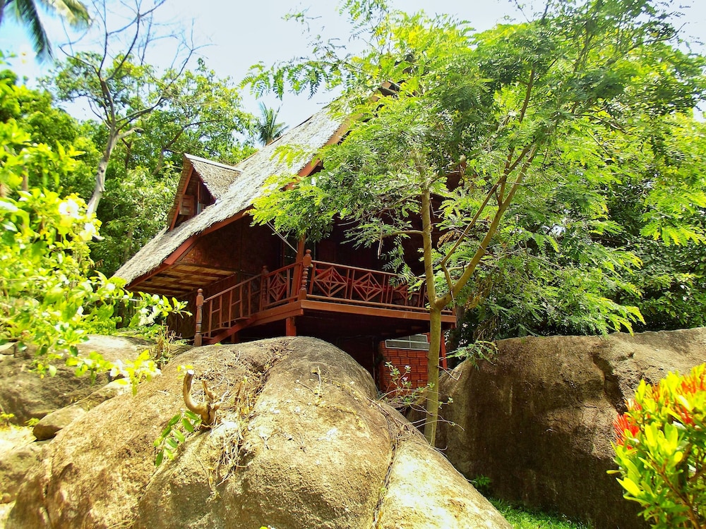 Deluxe Bungalow  (Hill Side 4 Pax) photo 3