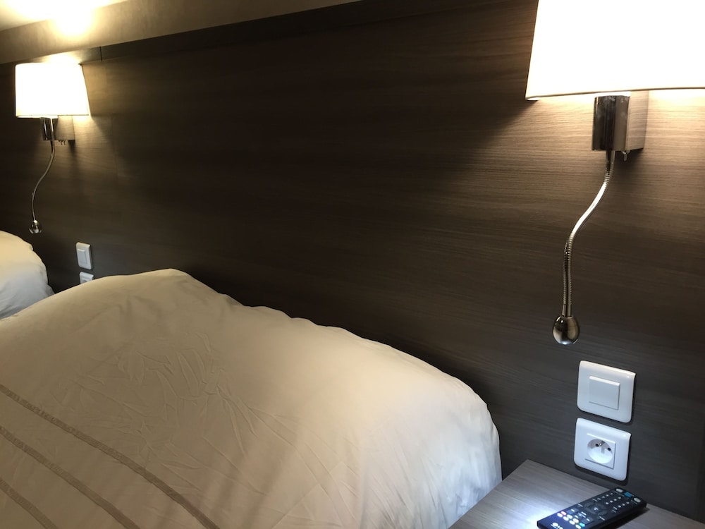 Standard Double or Twin Room photo 3