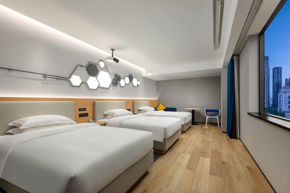 Deluxe Room, Multiple Beds, Non Smoking (Recreation)