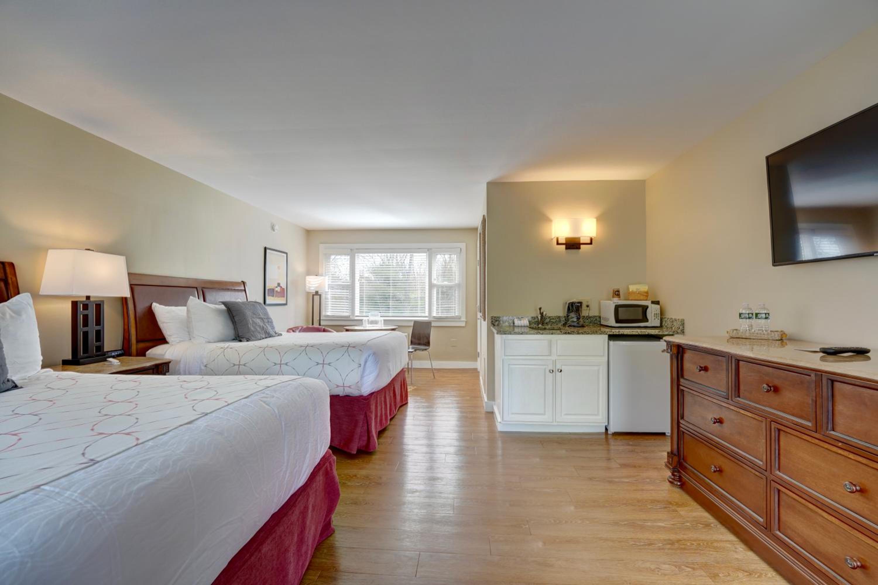Queen Superior Room - Dog Friendly photo 2