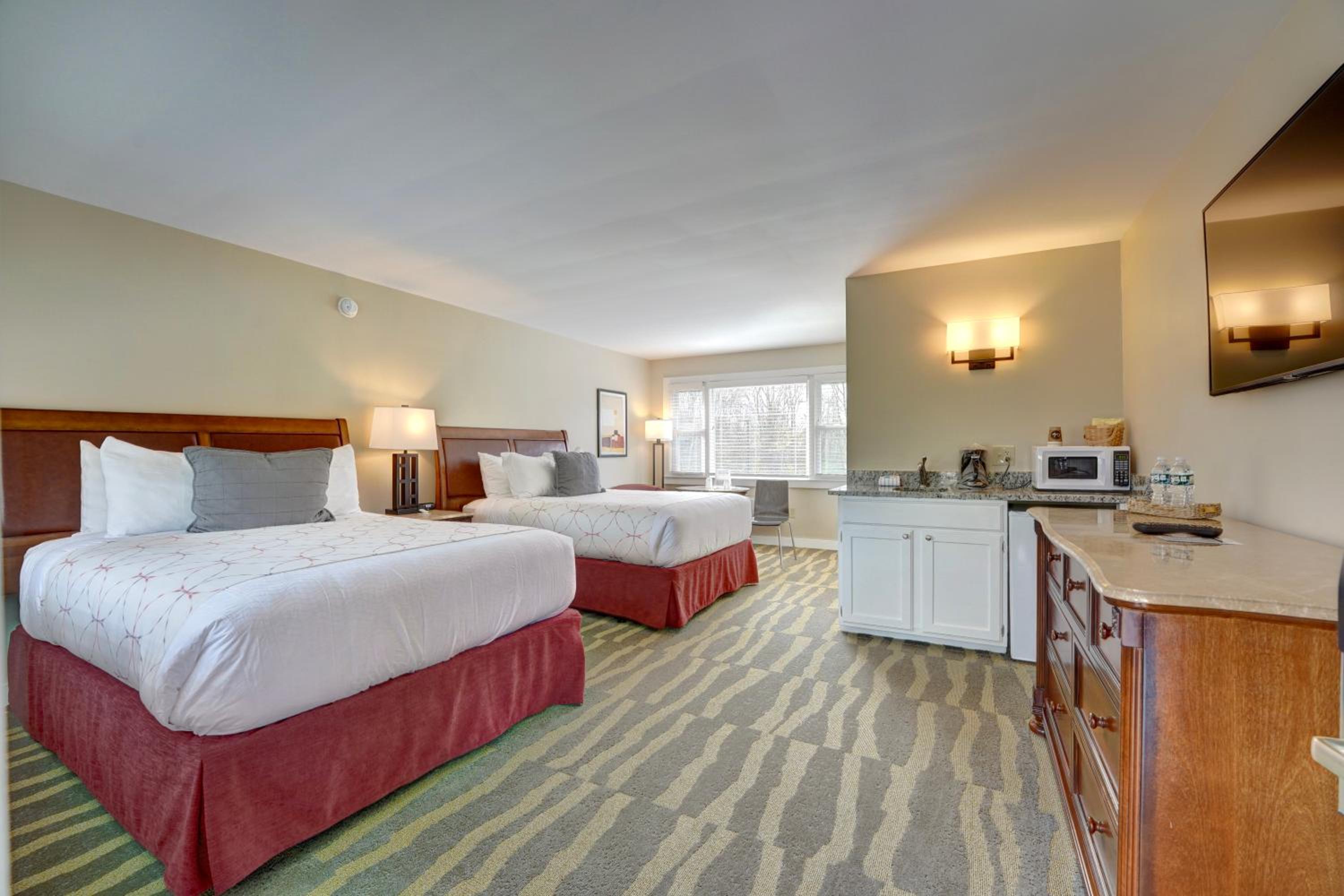 Queen Superior Room - No Pets Allowed photo 2