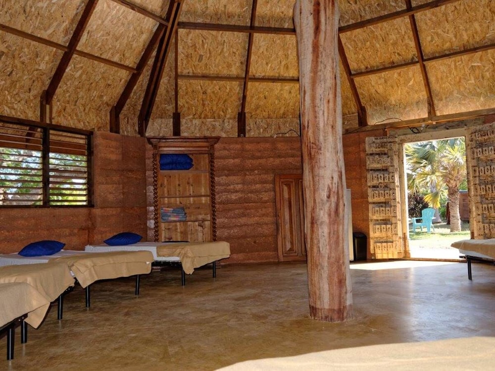 Traditional Hut for 8 people, Shared Bathroom photo 2