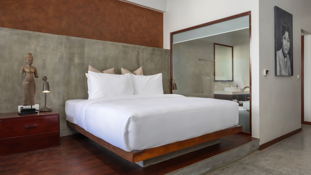 Deluxe King Room Free Laundry + Daily 90Min Massage + Mini Bar + Round Trips Airport Transfers - Photo 11