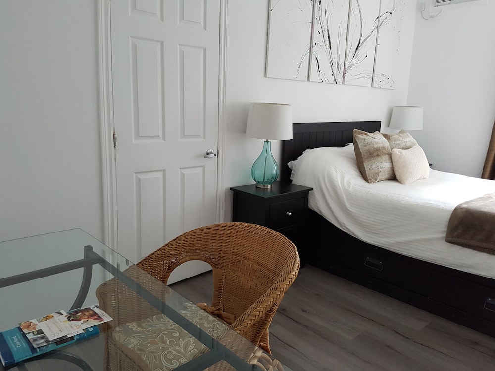 Loft, 1 Queen Bed photo 3