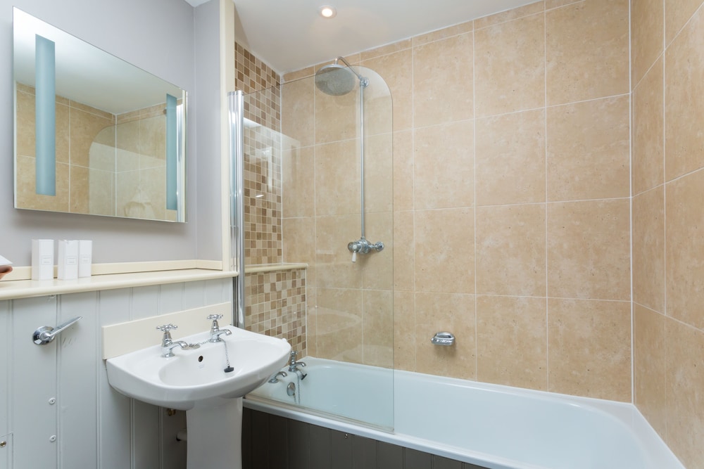 Superior Double or Twin Room - Photo 13