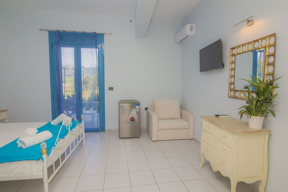 Comfort Triple Room