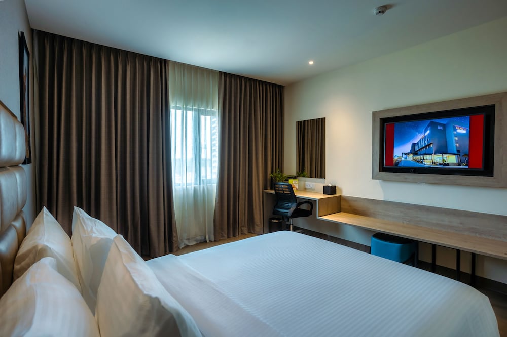 Deluxe Room, Non Smoking - Photo 2